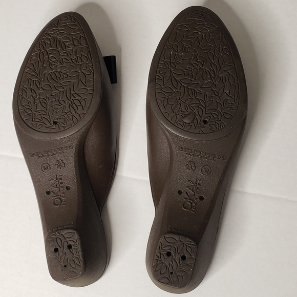 Oka B. waterproof wedge sandals, sz Medium, bow - Picture 5 of 16